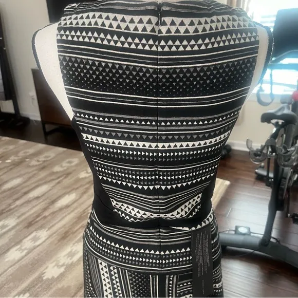 BCBG geometric, print dress size small NWT