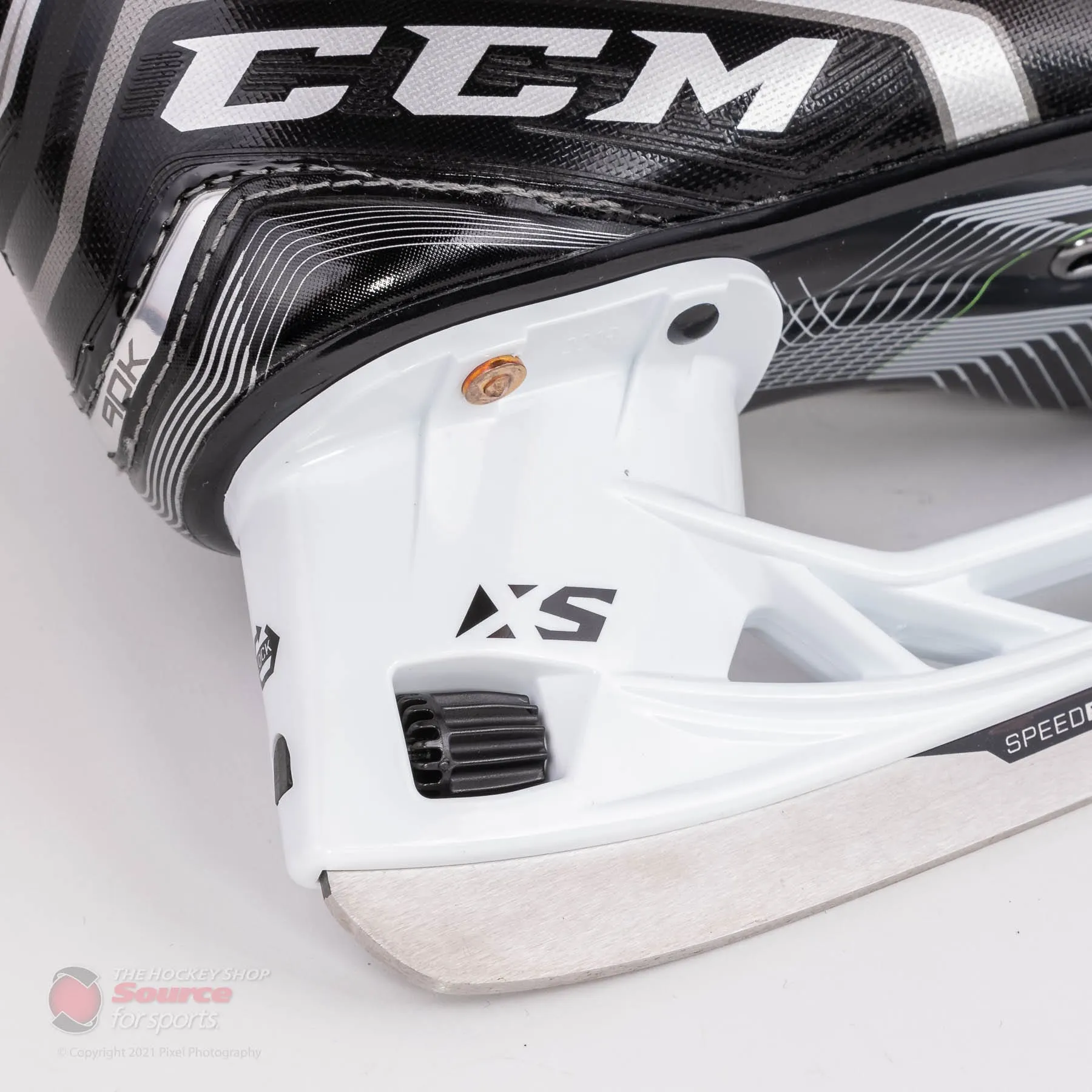 CCM RIBCOR 90K Junior Hockey Skates