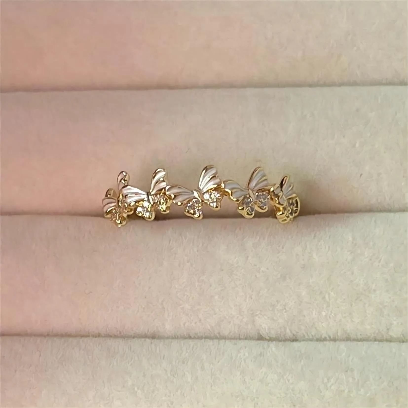 Chic 18K Gold Enamel Butterfly Ring