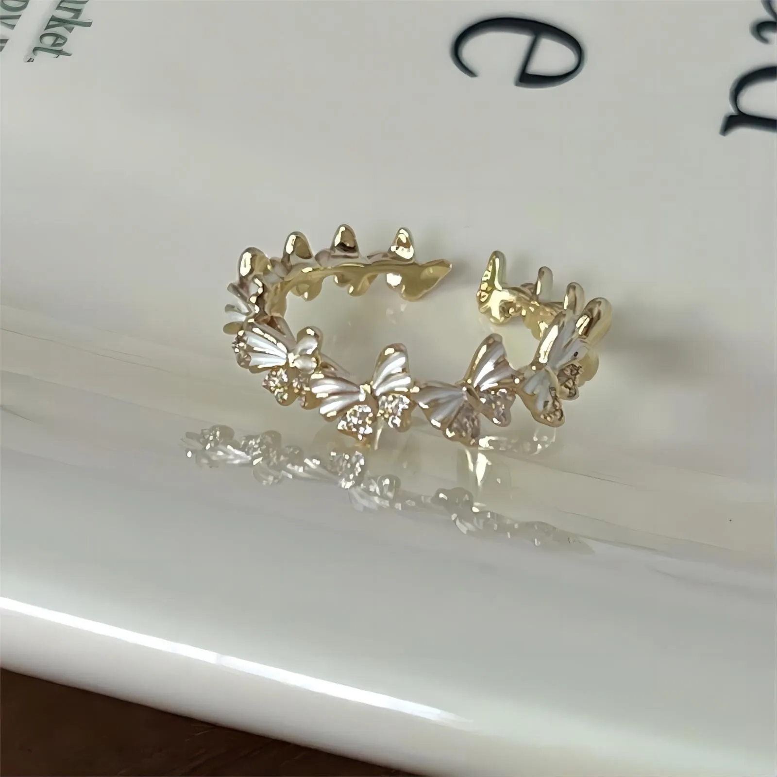 Chic 18K Gold Enamel Butterfly Ring