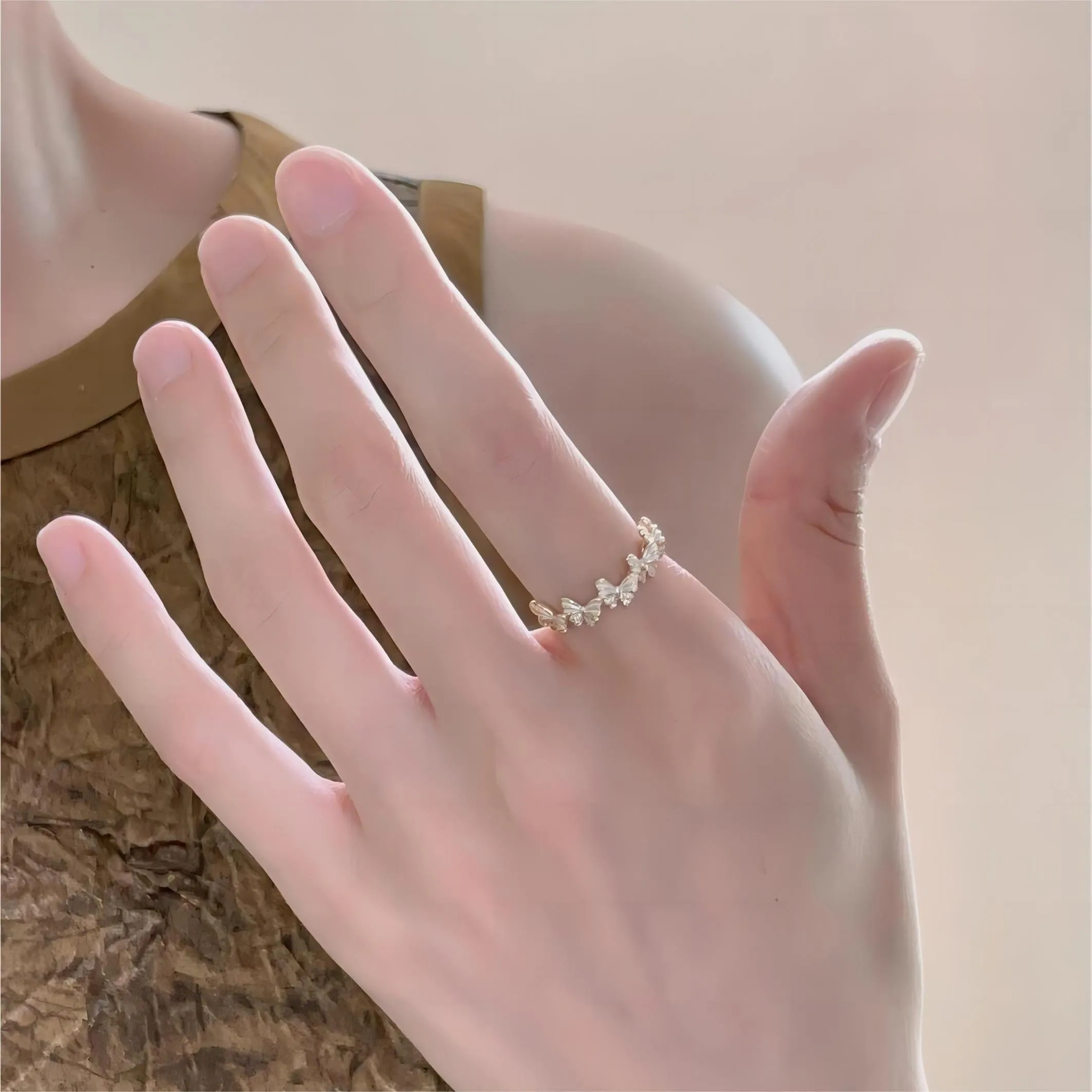 Chic 18K Gold Enamel Butterfly Ring