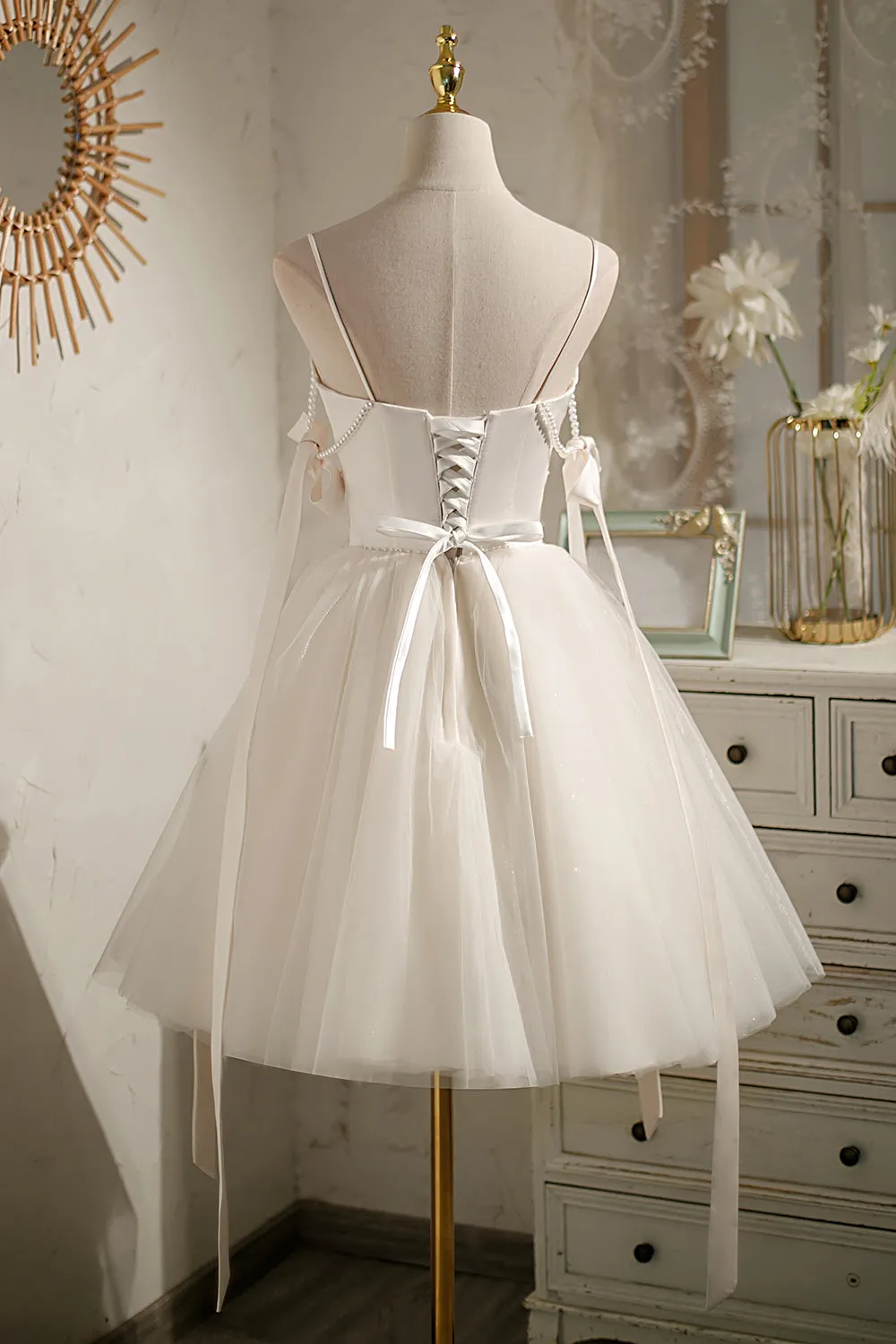 Chic Beading Bowknot Lace Up Short Homecoming Dresses