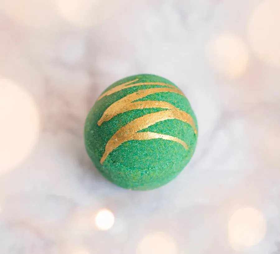 Christmas Bath Bomb - Holly Jolly