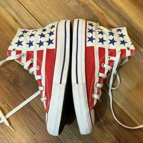 Converse Youth Kid’s Unisex American Flag High Top Sneakers - Size 4 like new