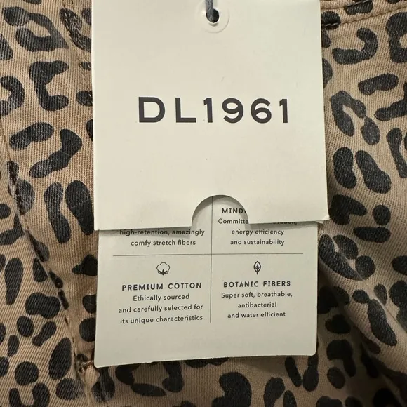 DL1961 Cheetah Print Denim Shorts Size 27 NWT