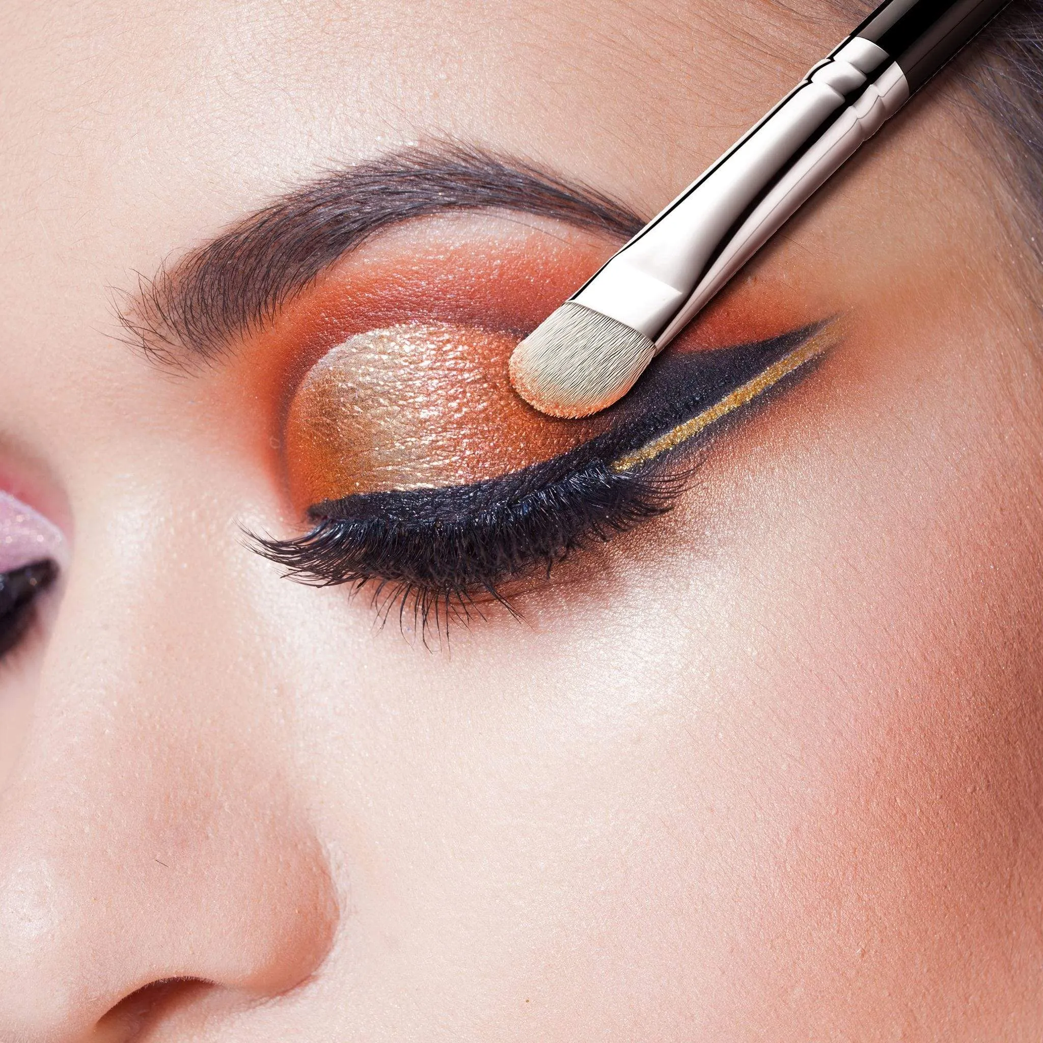E831 - EYE SHADOW BRUSH
