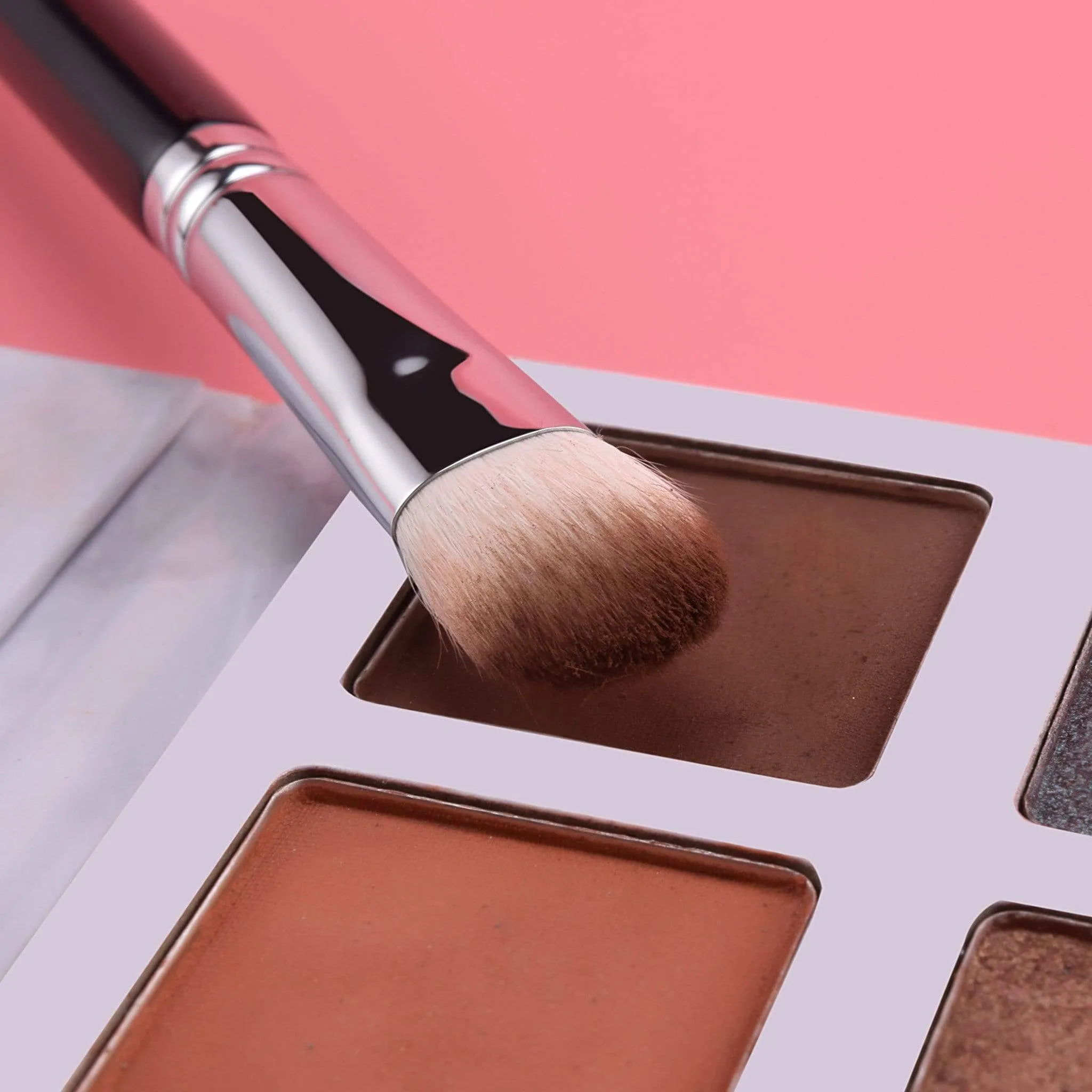E831 - EYE SHADOW BRUSH