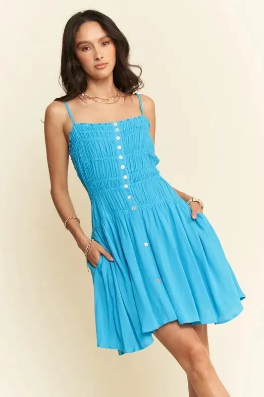 Effortless Charm: Sleeveless Button-Down Mini Dresses Women Love
