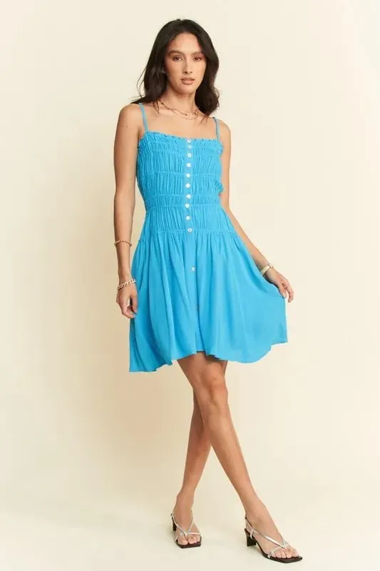 Effortless Charm: Sleeveless Button-Down Mini Dresses Women Love