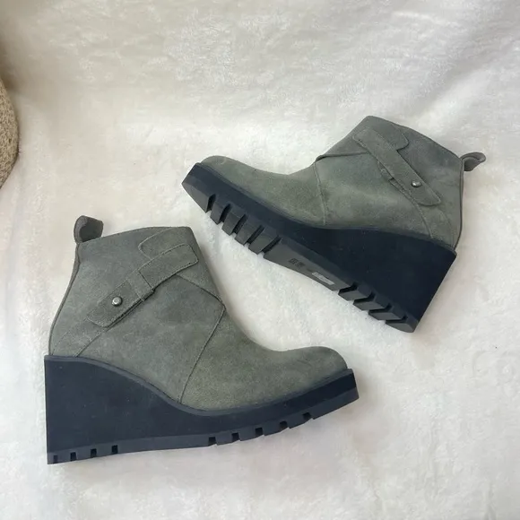 Eileen Fisher tinker wedge suede bootie In Dark Moss size 6.5 M, B 237‎