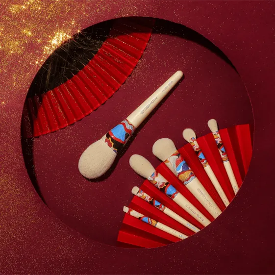 ESSENTIAL SERIES - 7 PCS YELLOW FRESHER BRUSH KIT WITH ECO CYLINDER - GIFT WRAP