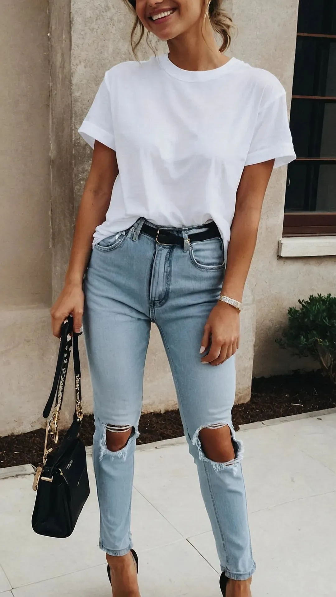 Level Up Your Casual Game: Mom Jeans Outfit Inspiration