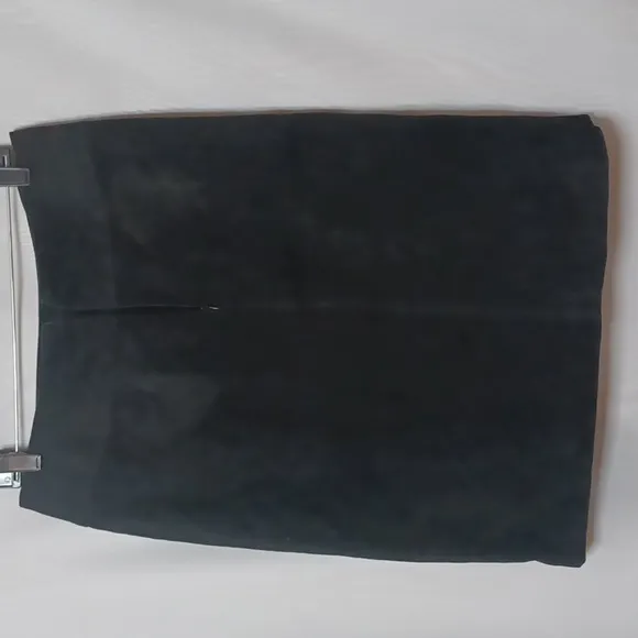 NEWPORT NEWS Genuine Suede  Leather Skirt. Size 12
