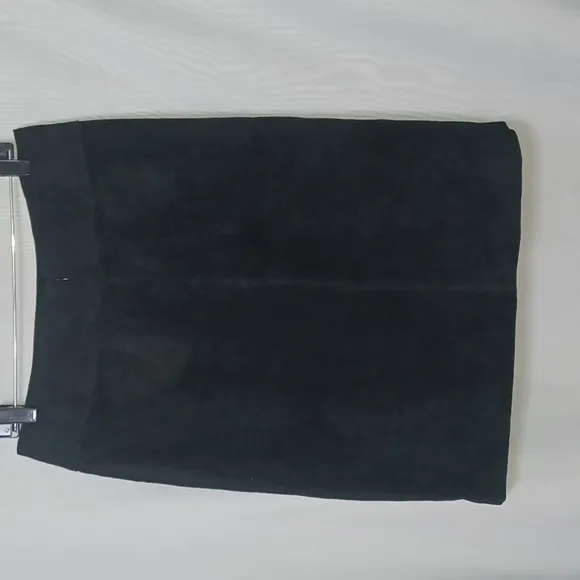 NEWPORT NEWS Genuine Suede  Leather Skirt. Size 12