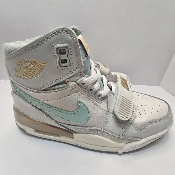 Nike Air Jordan Youth Size 5Y Legacy 312 Sail Pistachio Frost
