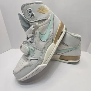 Nike Air Jordan Youth Size 5Y Legacy 312 Sail Pistachio Frost