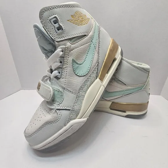 Nike Air Jordan Youth Size 5Y Legacy 312 Sail Pistachio Frost