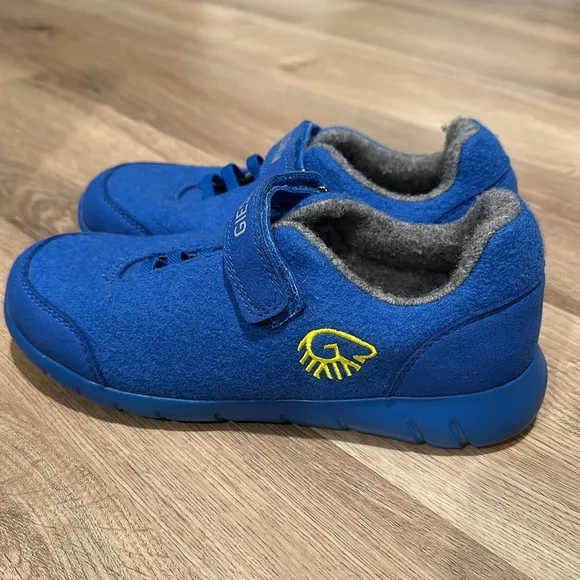 NWOT Kids Merino Wool Velcro Sneakers