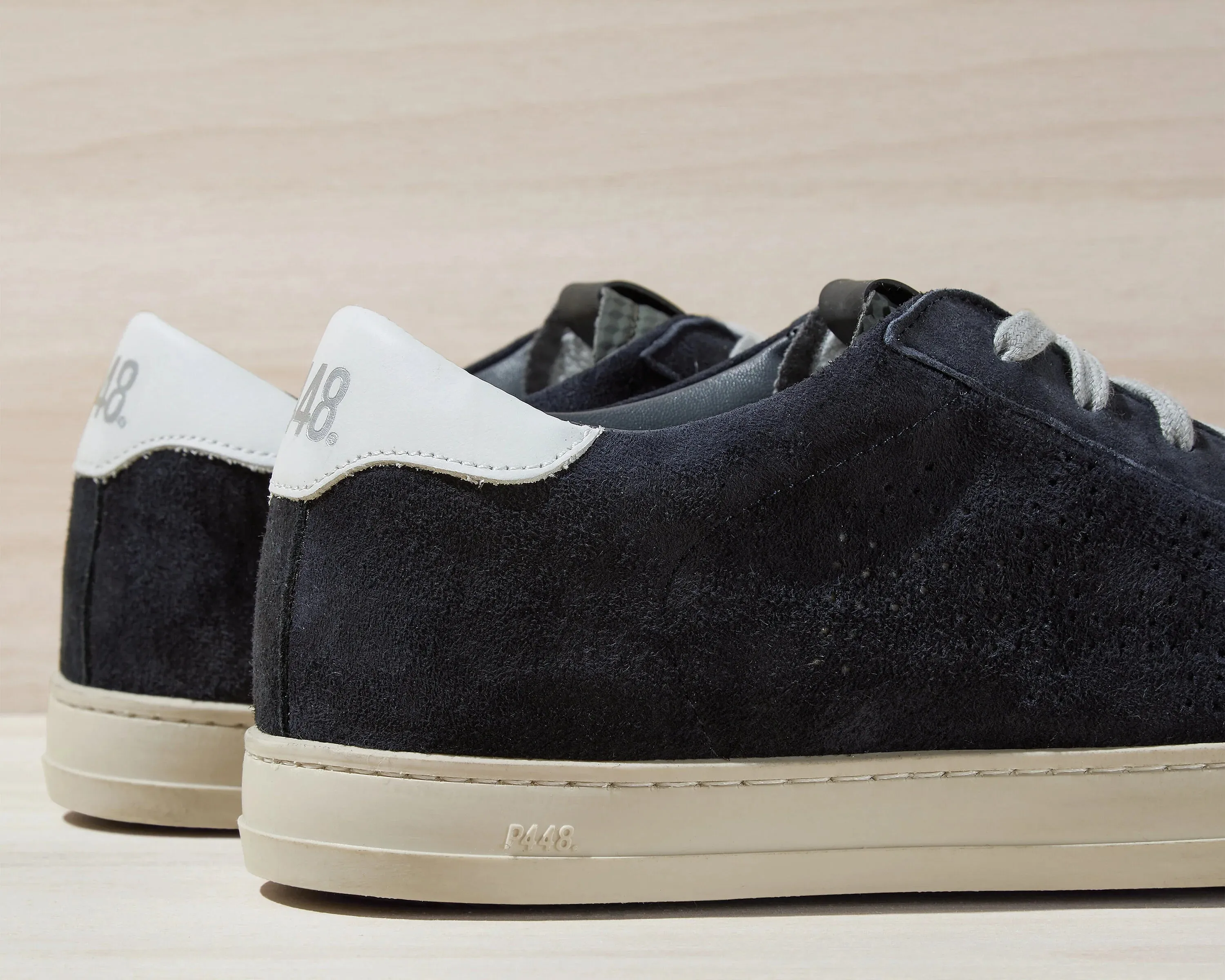 P448 - John Sneaker - Futura