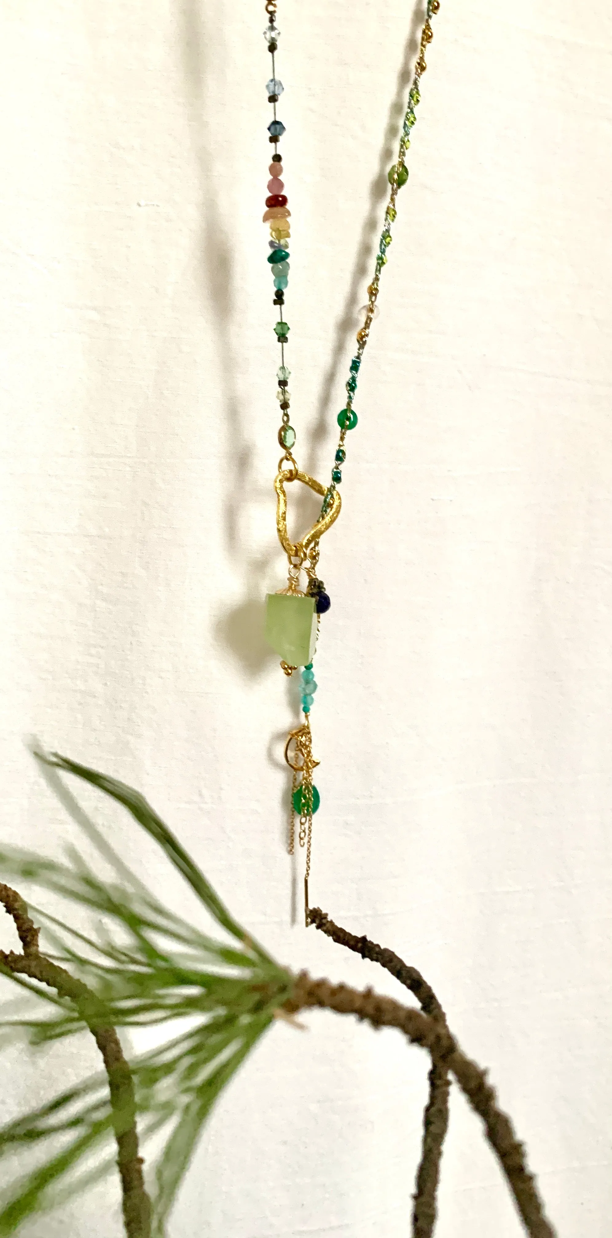 Prehnite 7Chakras Lariat with Emerald Drop