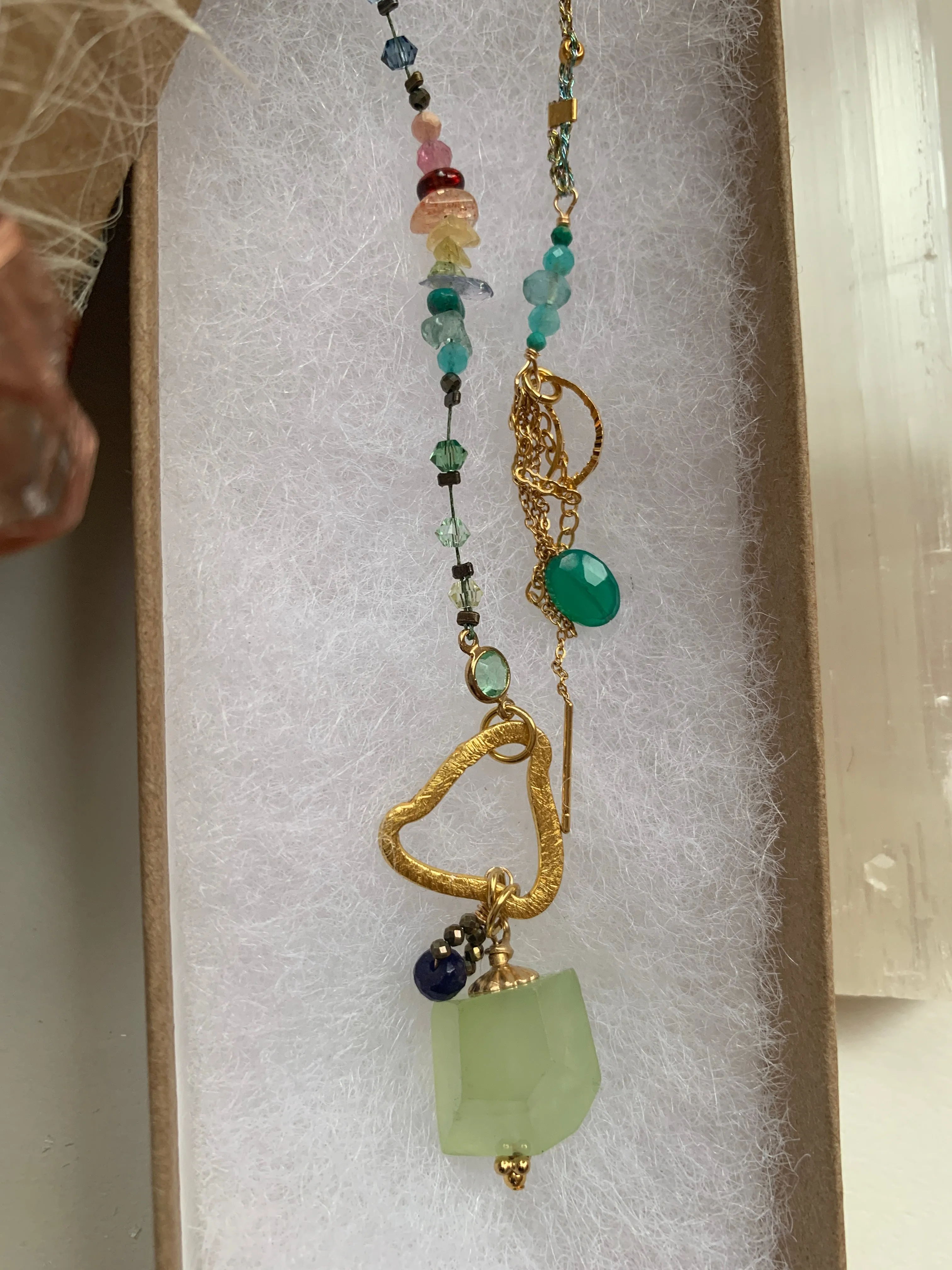 Prehnite 7Chakras Lariat with Emerald Drop