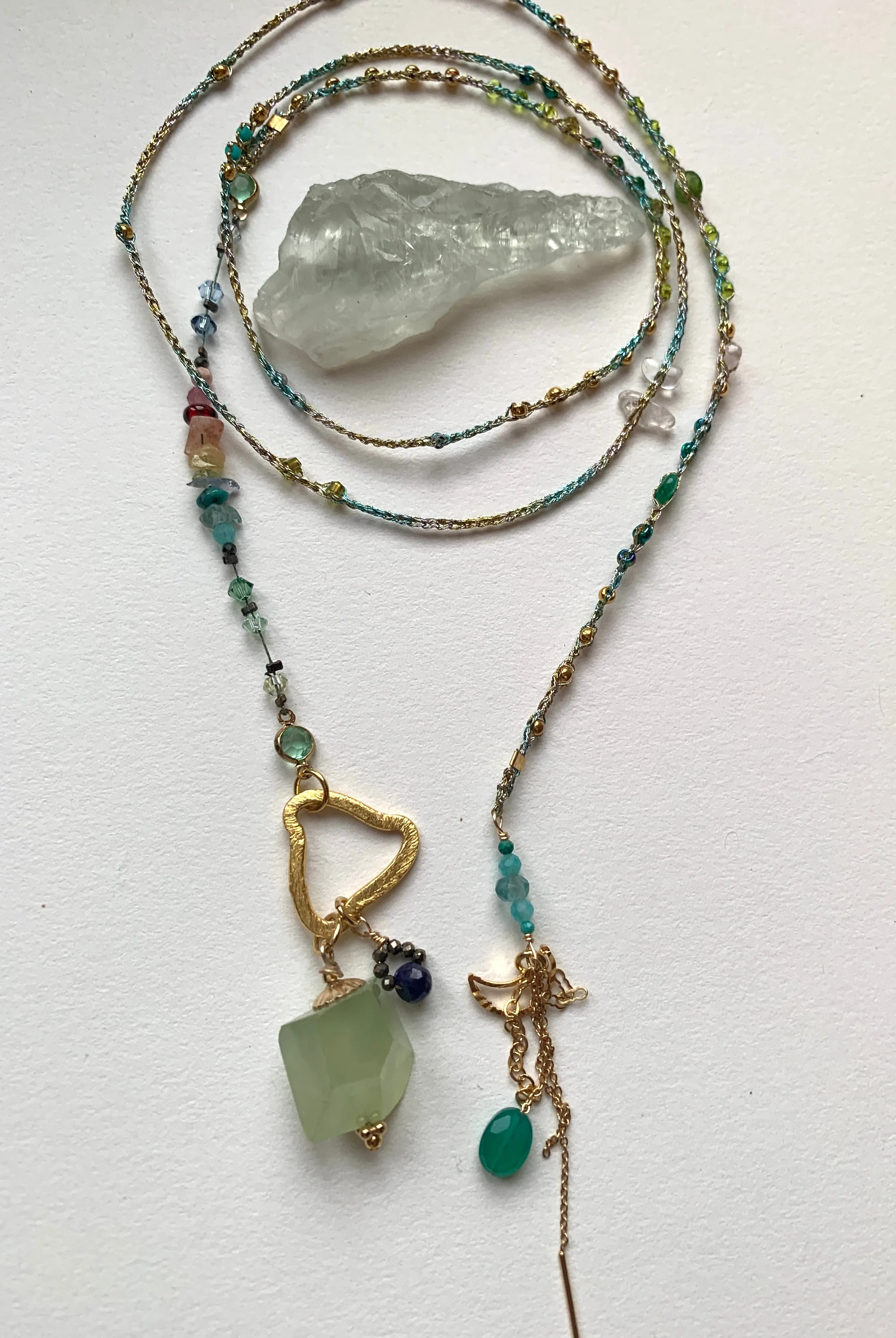 Prehnite 7Chakras Lariat with Emerald Drop