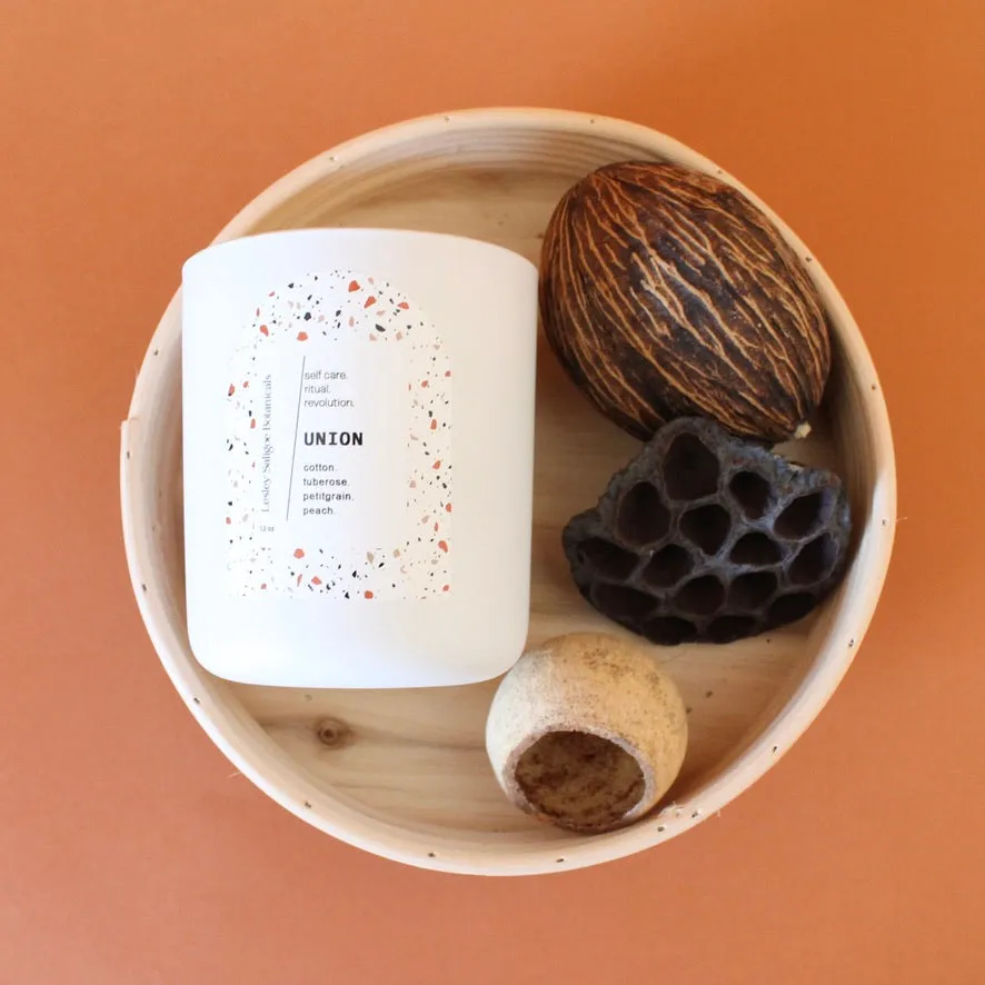 UNION Hand Poured Candle. Tuberose. Crisp Linen. Suede. Apricot. Wood Wick. 12 oz. Matte White.