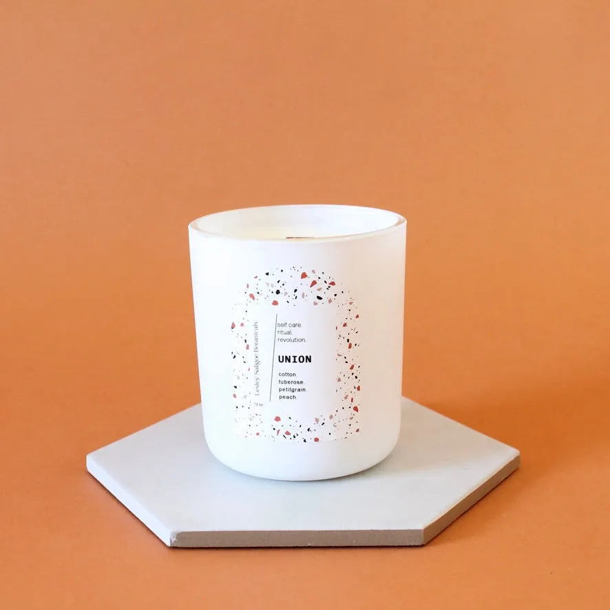 UNION Hand Poured Candle. Tuberose. Crisp Linen. Suede. Apricot. Wood Wick. 12 oz. Matte White.