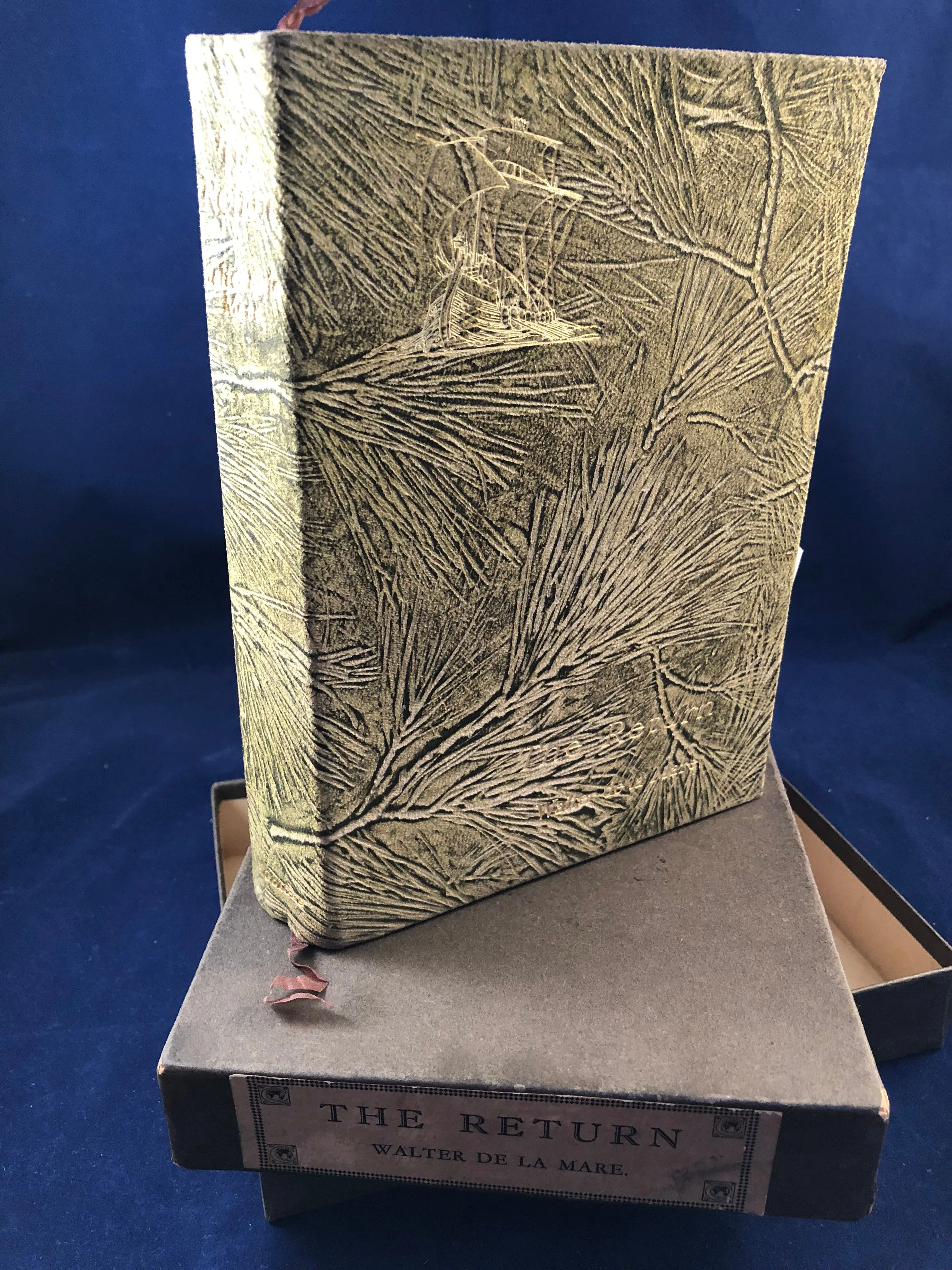 Walter De La Mare - The Return, Collins 1926, Presentation Edition in Suede with Box