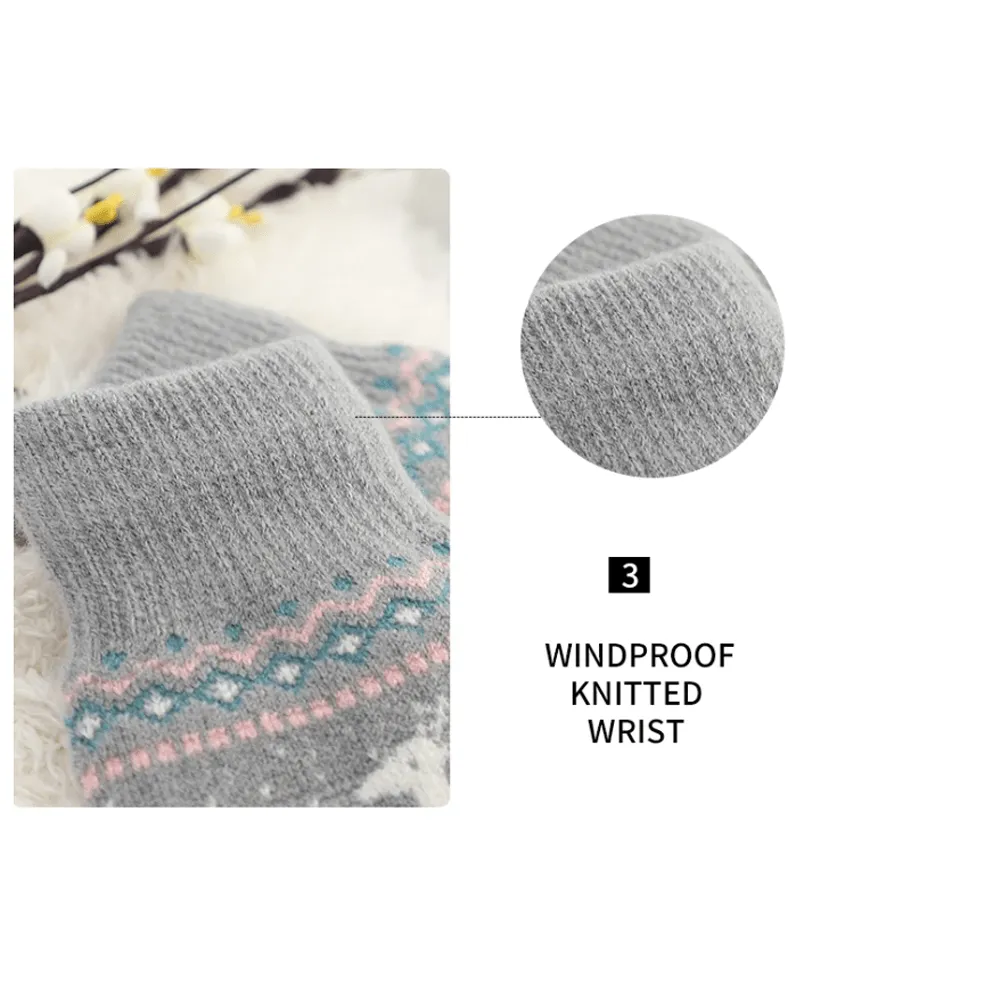 WARM, WINTER-READY, TOUCH-SCREEN-COMPATIBLE, THICKENED DOUBLE-LAYERED KNITTED GLOVES WITH A CARTOON DEER PATTERN